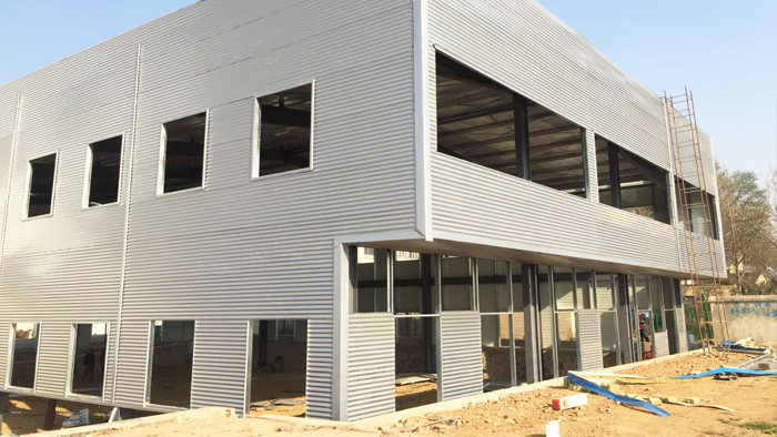 民衡彩板活動板房保溫性能好，冬暖夏涼